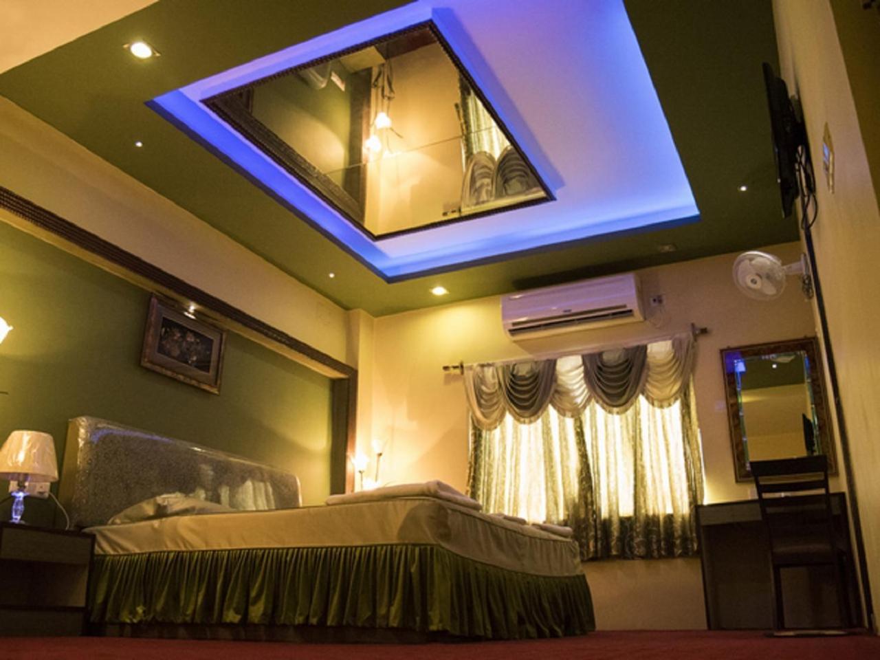 Hotel Sunshine Baharampur Exterior photo